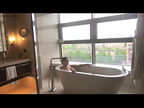 ❤️ عزیزم فوق العاده با شور و شوق بیدمشک خود را در حمام تکان می دهد ❤️❌ پورنو روسی در ما fa.sexuria-net.ru ☑